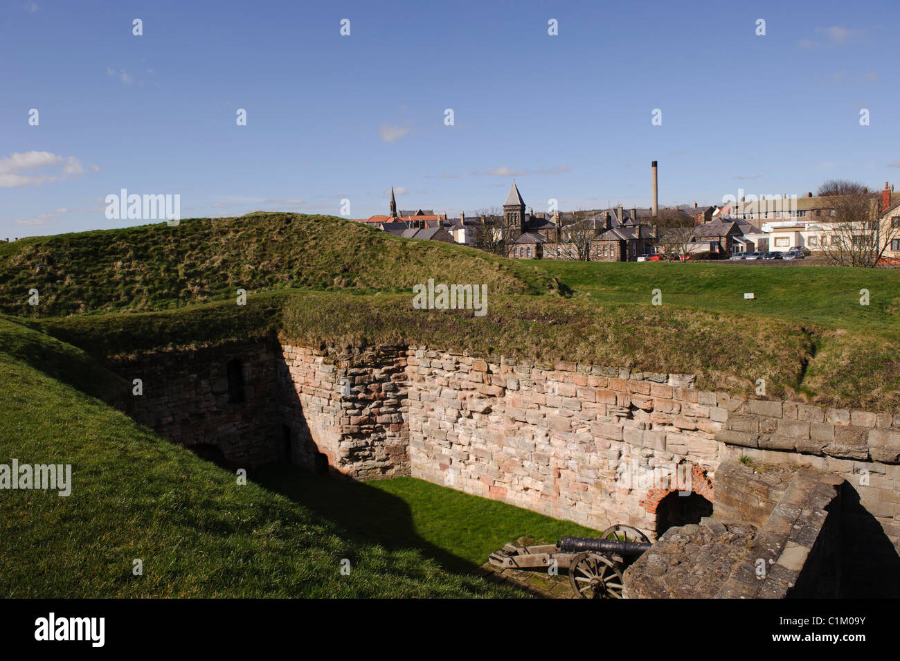 Canon et le mur des fortifications, ville frontière Banque D'Images