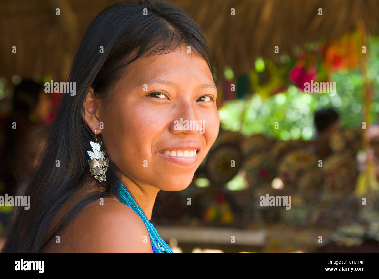 Femme de la tribu indienne autochtone embera, Village, Panama Banque D'Images