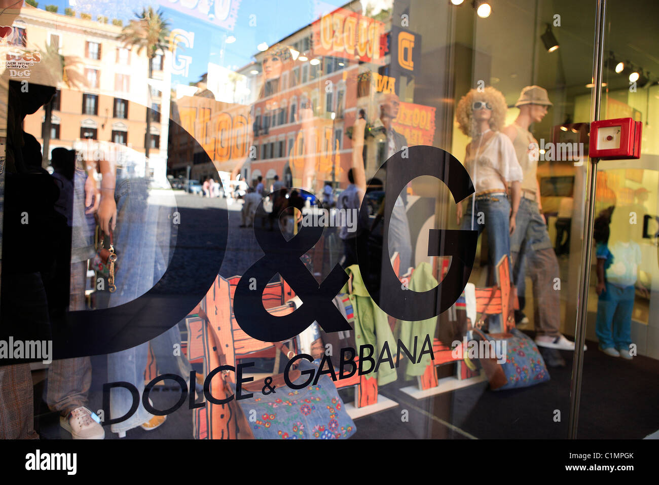 L'Italie, Lazio, Rome, shopping chez Dolce et Gabbana shop Banque D'Images