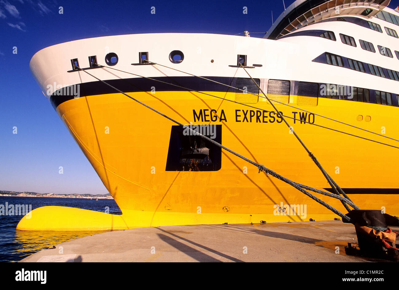 La France, Var, Toulon, Corsica Ferries, ferry pour la Corse Banque D'Images