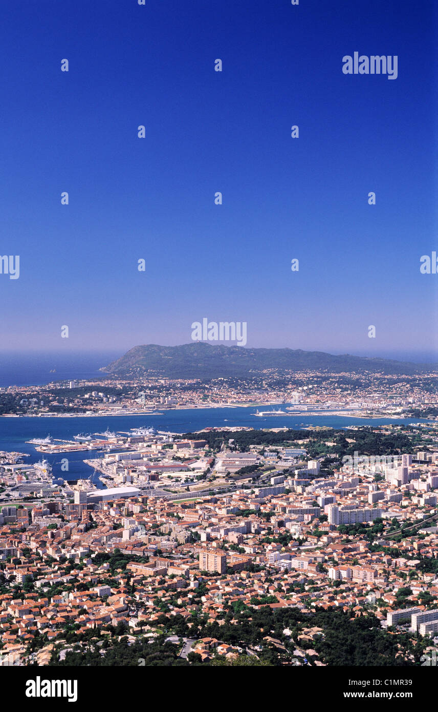 La France, Var, Toulon, panorama sur la ville depuis le Mont Faron Banque D'Images
