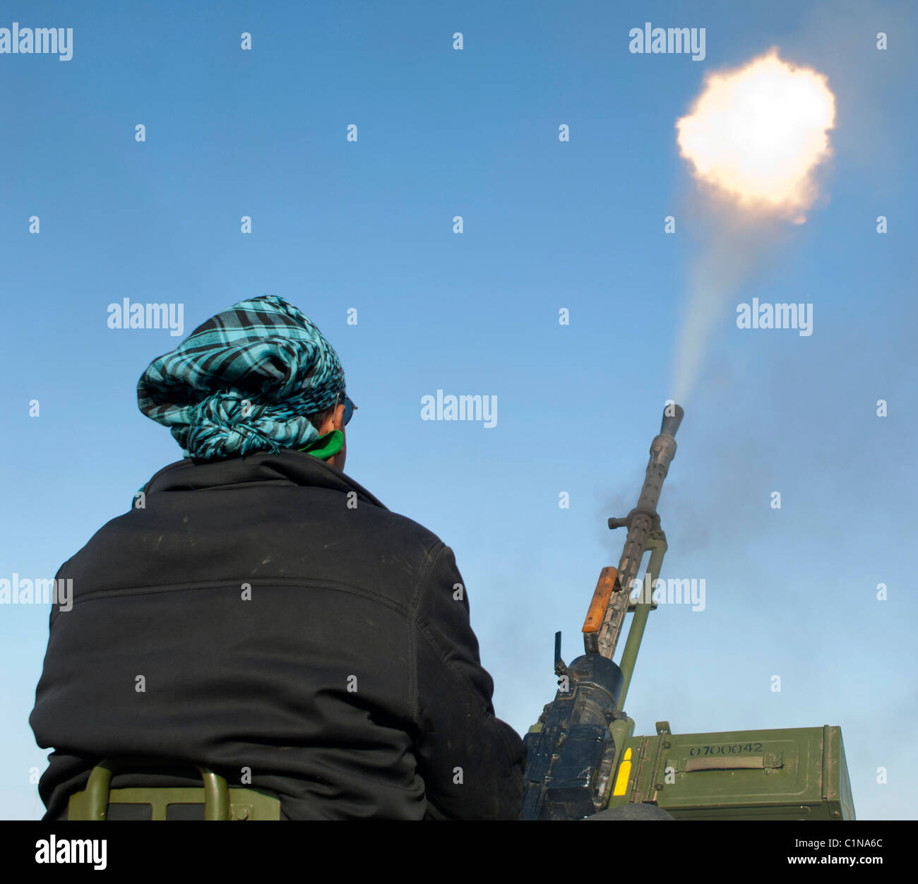 L'artilleur AAA feux à MIG jet. La Libye Banque D'Images