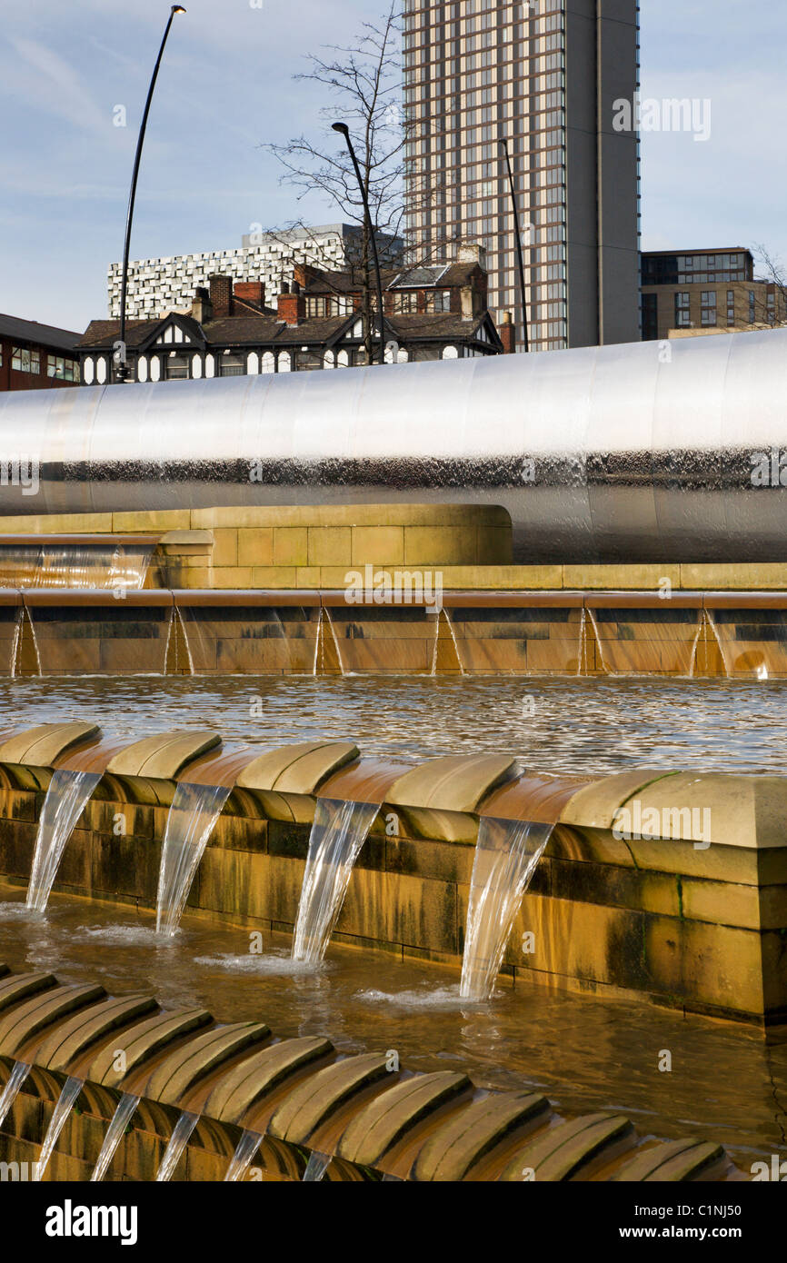 Sculpture d'avant-garde et de la fontaine de la place de la gerbe Sheffield South Yorkshire Angleterre Banque D'Images