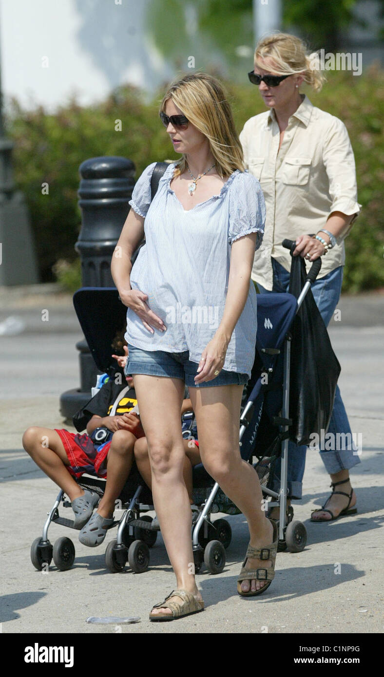 Heidi Klum enceinte avec ses enfants, Henry et Leni au parc dans Soho New York City, USA - 07.07.09 Banque D'Images