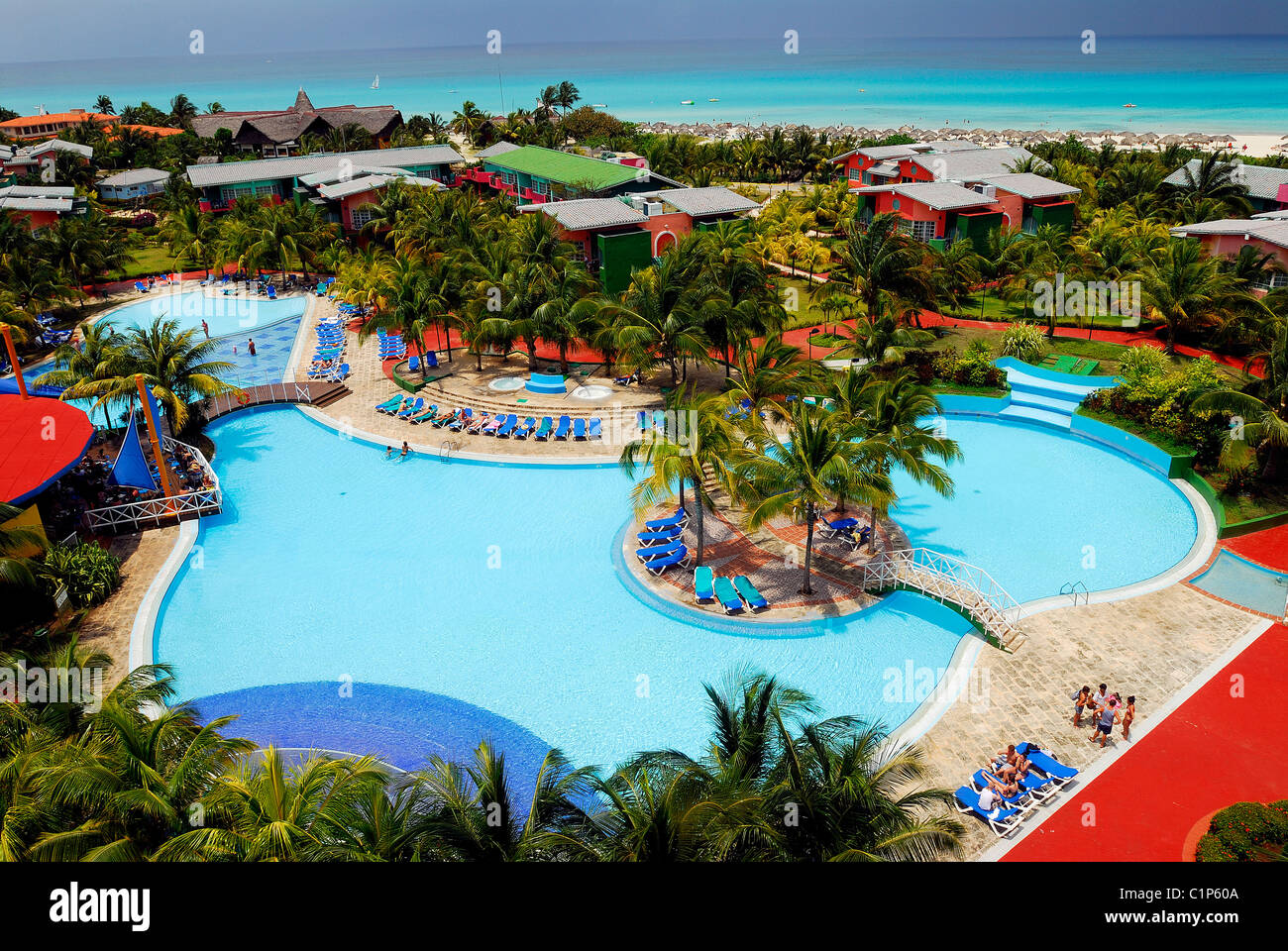 Cuba, Varadero, Barcelo piscine de l'hôtel Photo Stock - Alamy