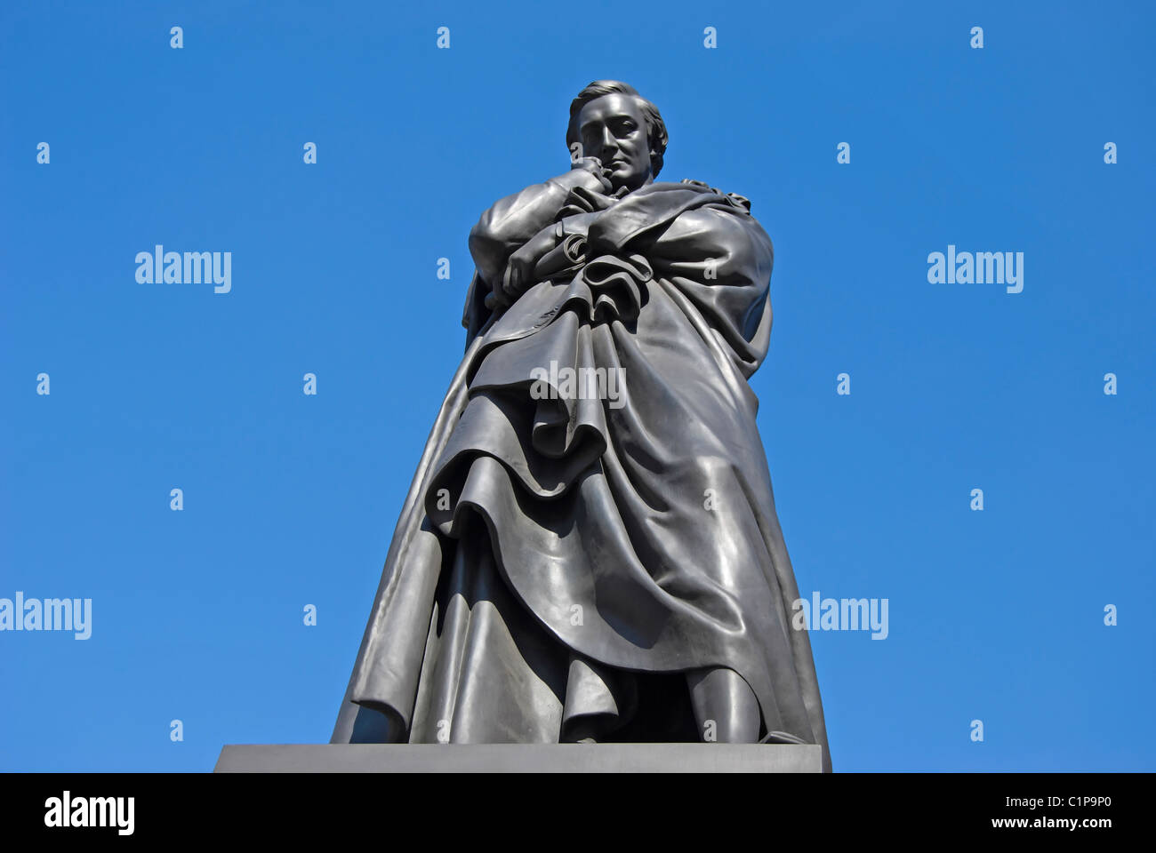 Statue en bronze de Sidney Herbert, secrétaire d'Etat britannique à la guerre durant la guerre de Crimée, par John Henry Foley Banque D'Images