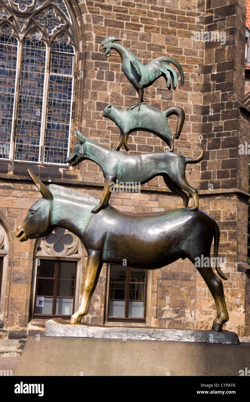 Allemagne, Bremen, musiciens de Brême, statue en bronze Banque D'Images