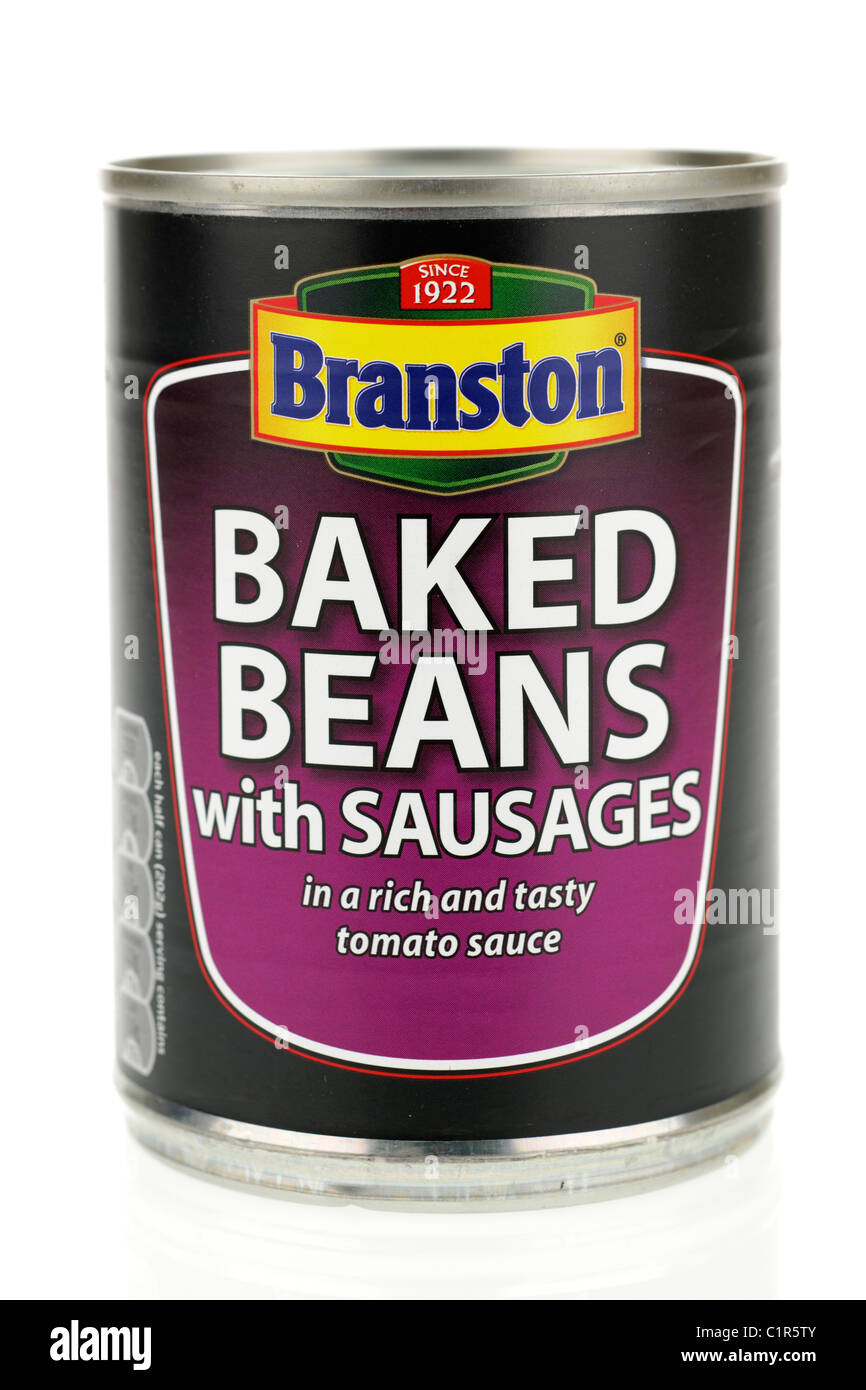 Peut de Branston haricots cuits au four avec les saucisses dans une riche et savoureuse sauce tomate Banque D'Images