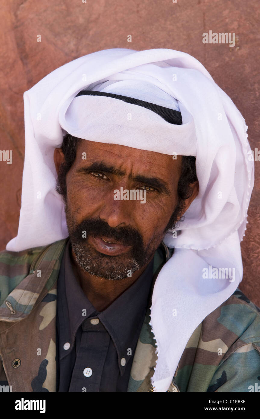Portrait d'un Bédouin à Petra, Jordanie Banque D'Images