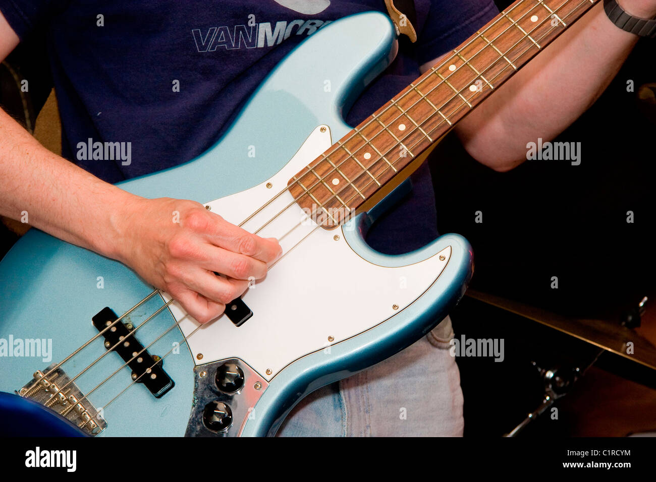 Le musicien guitare basse électrique Banque D'Images