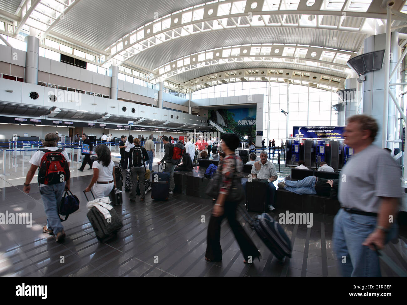 Terminal de départ, l'Aéroport International Juan Santamaria, San Jose, Costa Rica Banque D'Images