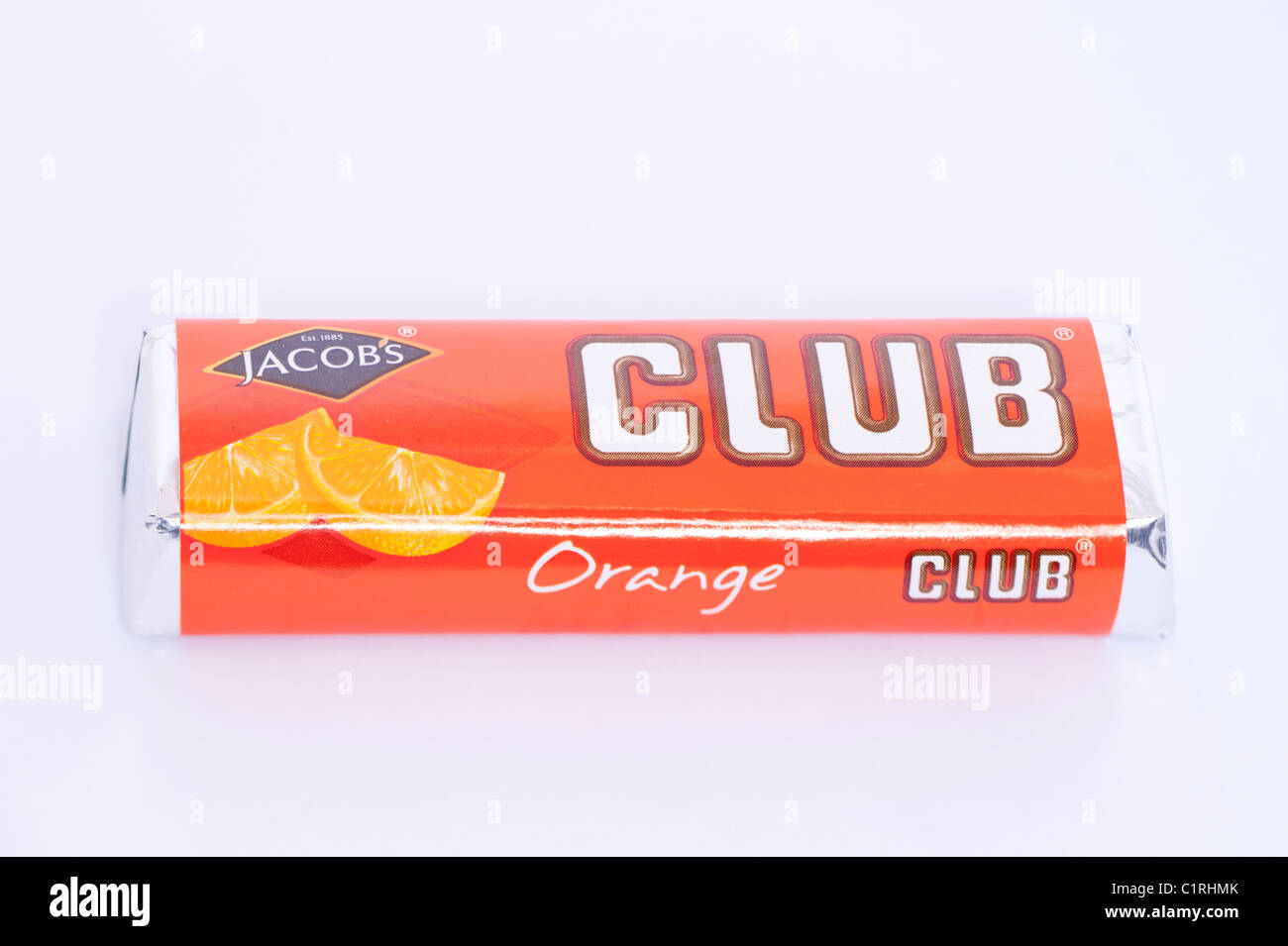 Une saveur orange Club Jacobs biscuit chocolat sur fond blanc Banque D'Images