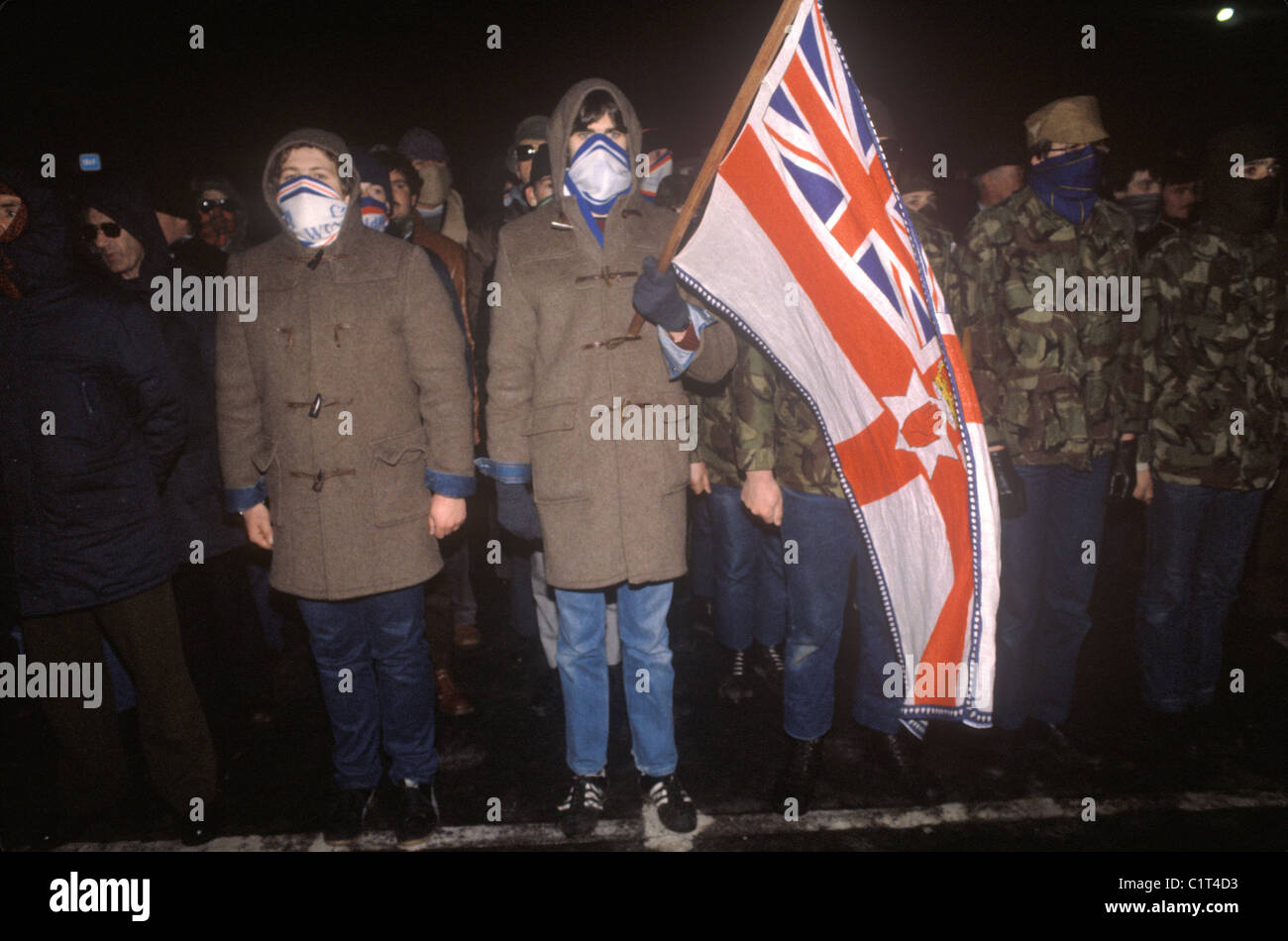 Les troubles. Des années 1980. Red Hand Commandos UVF Ulster Volunteer Force protestante rencontrez paramilitaires loyalistes pour 'Jour d'Action' Newtownards 1981 HOMER SYKES Banque D'Images