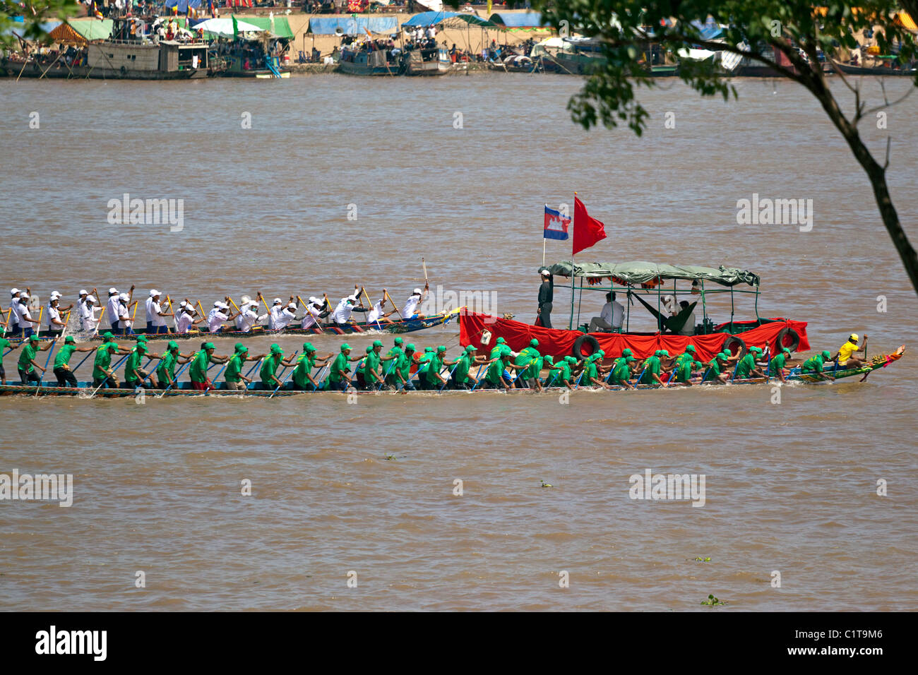 Fête de l'eau et dragon boat race, Tonle Sap, Phnom Penh, Cambodge Banque D'Images