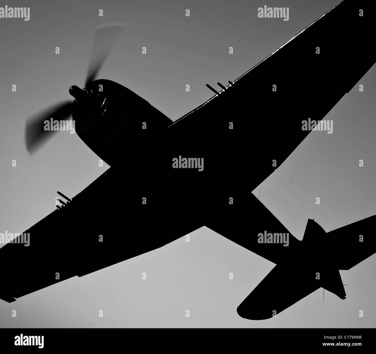 La Force aérienne commémorative F6F-5 Hellcat en vol près de Chino, en Californie. Banque D'Images