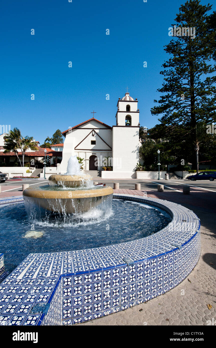 Ventura, Californie.Fontaine de l'ancienne Mission San Buenaventura. Banque D'Images