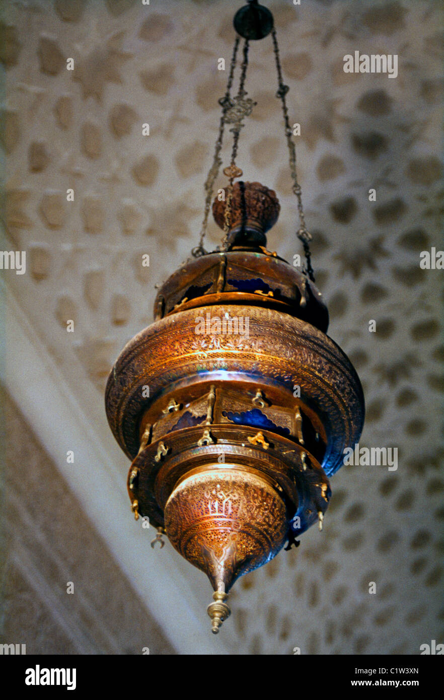 Tlemcen Algérie Lampe intérieure Mosquée Photo Stock - Alamy