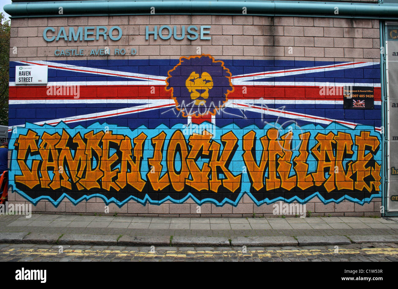 Un graffiti de la Camden Lock village calme du nord de Londres, Angleterre. Banque D'Images