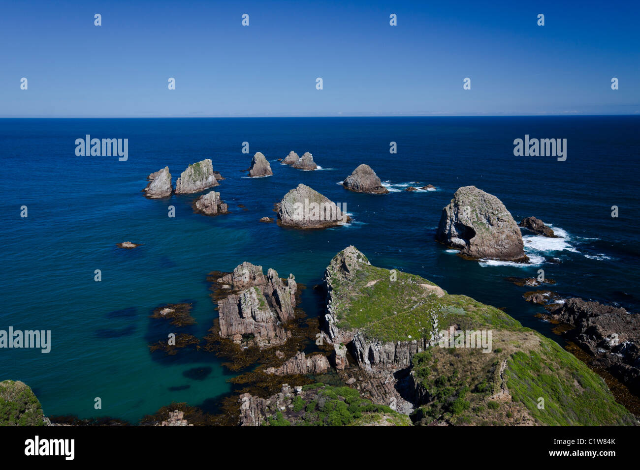 Vue sur l'océan à Nugget Point Rocks, île du Sud, Nouvelle-Zélande Banque D'Images