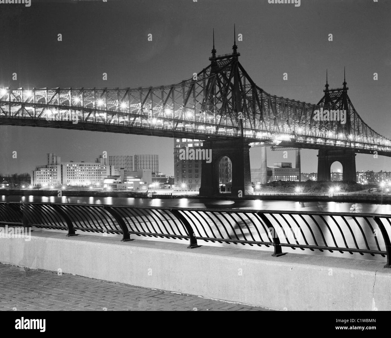 USA, New York State, New York, vue de la nuit de Queensboro Bridge Banque D'Images