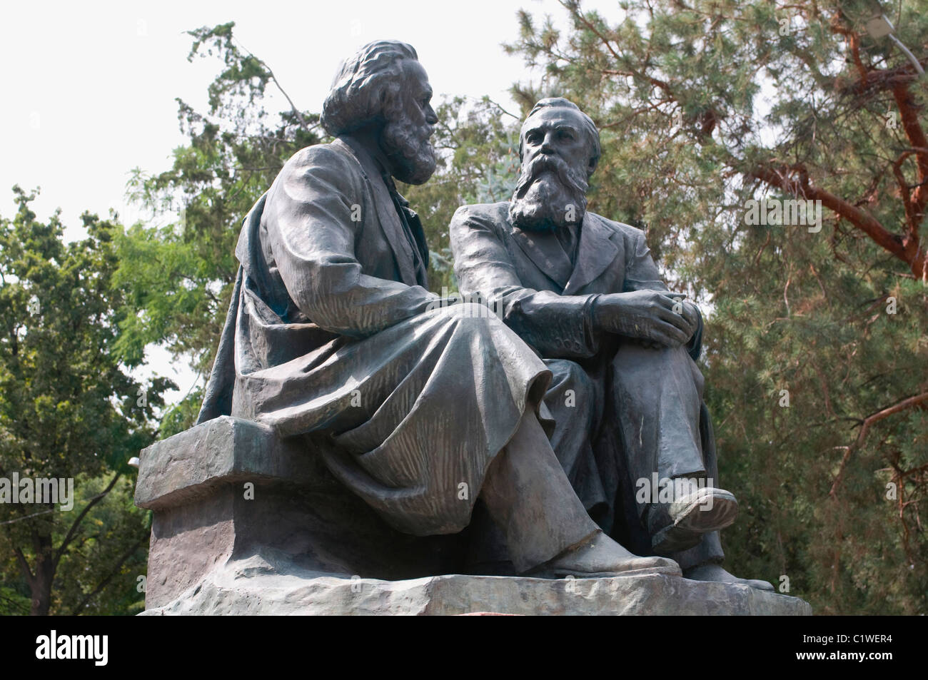 Le Kyrgyzstan, Bishkek, Statue de Marx et Engels Banque D'Images