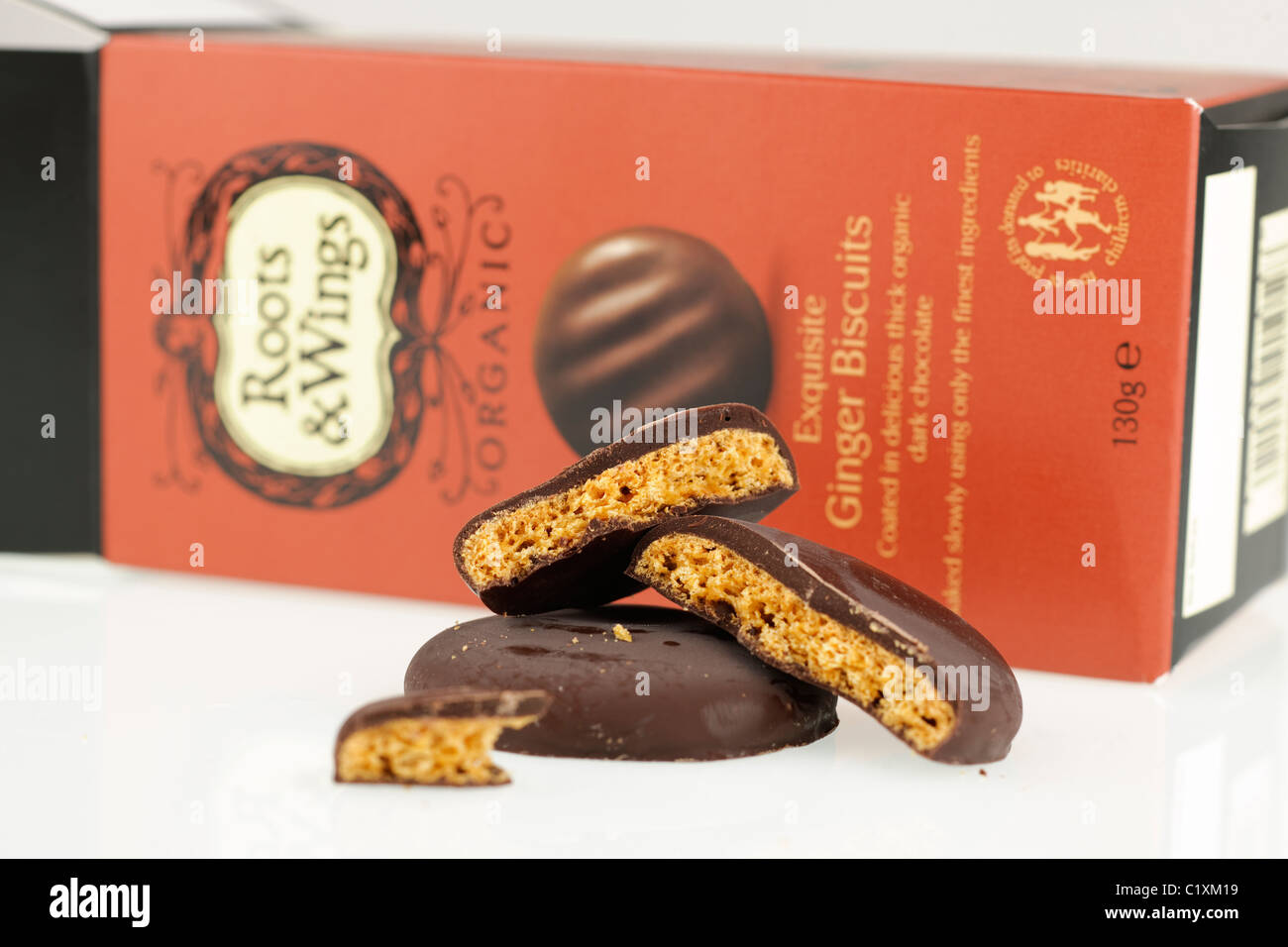 Fort de Racines et Ailes exquis biscuits au gingembre chocolat bio Banque D'Images