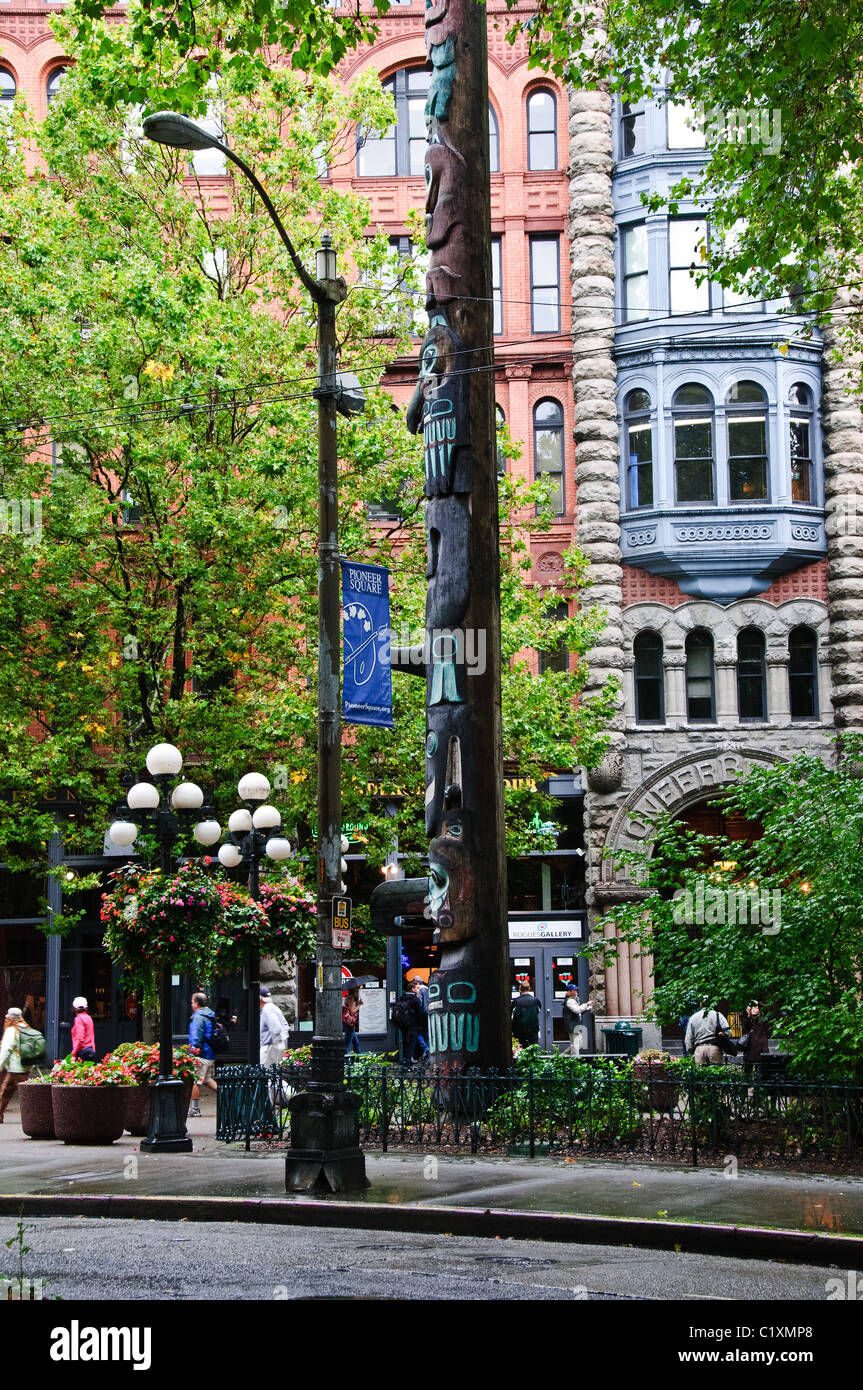 Le tlingit Totem, Pioneer Square, Seattle, Washington Banque D'Images