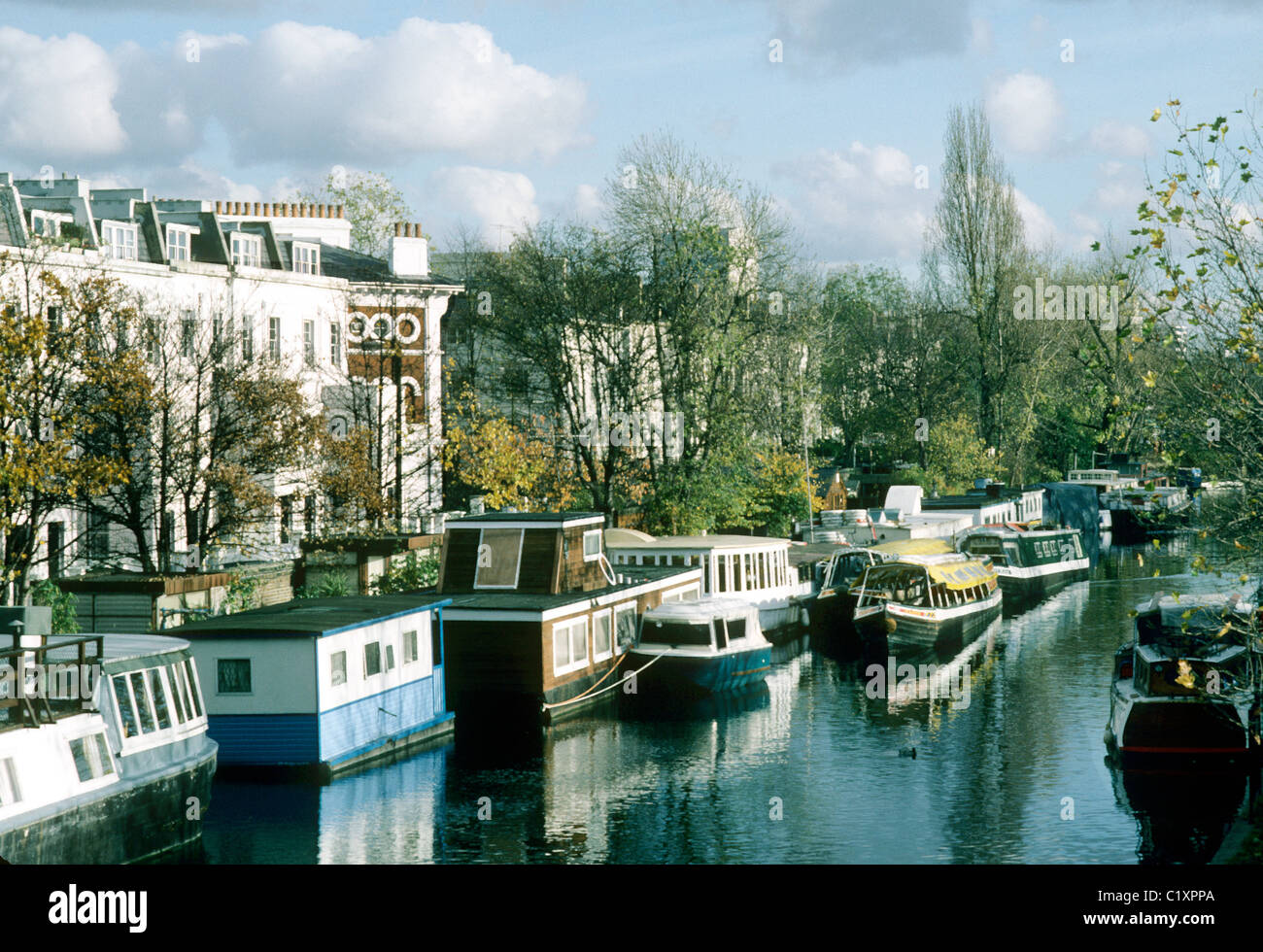 La petite Venise, Londres, Regents Canal péniche péniches barges barges bateau bateaux maison étroite England UK canaux Français Banque D'Images
