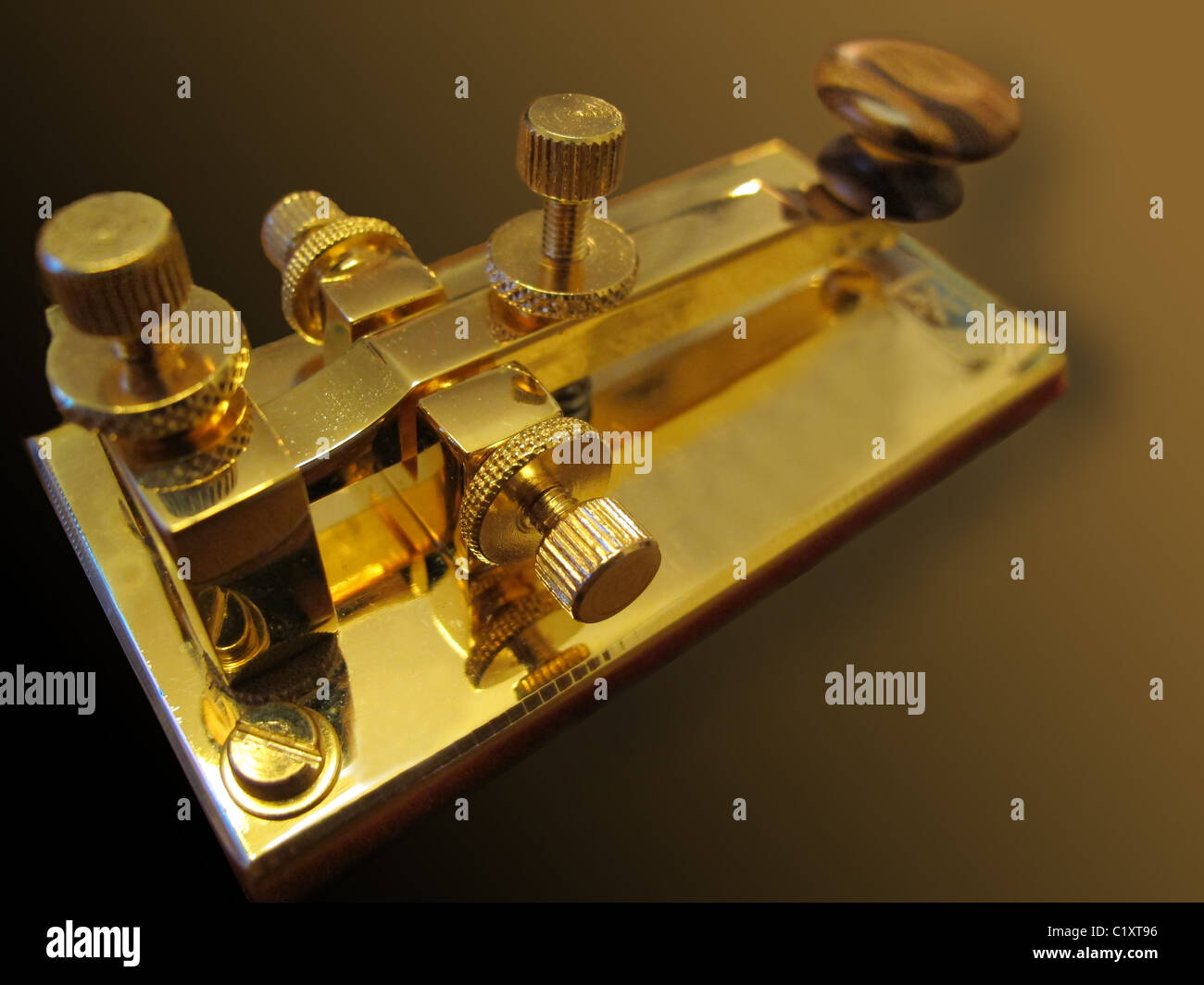 Ancien bouton-poussoir utilisée pour les communications en morse Banque D'Images