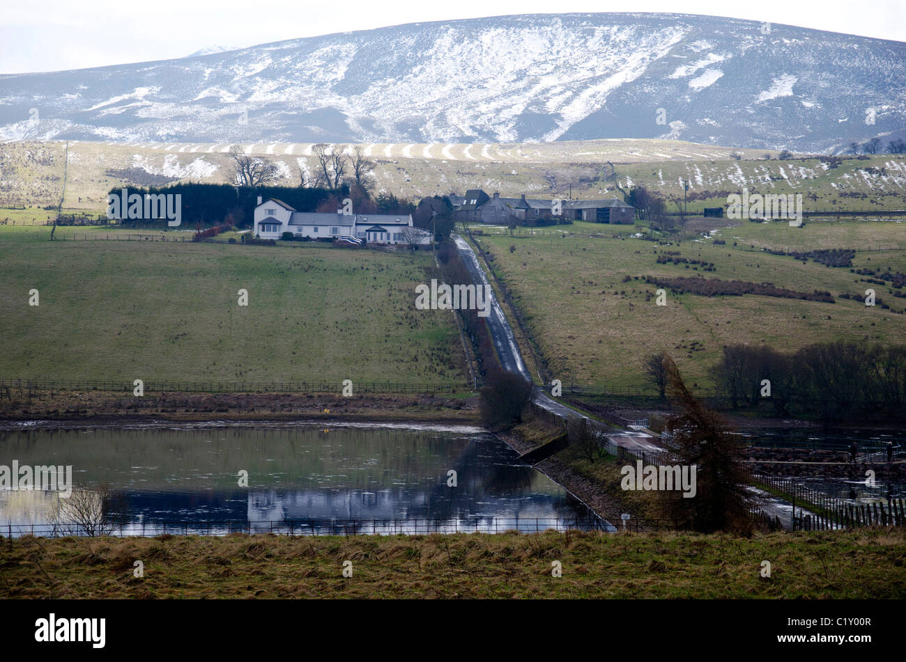 Ferme près de Harlaw réservoir, Édimbourg, Écosse. Banque D'Images