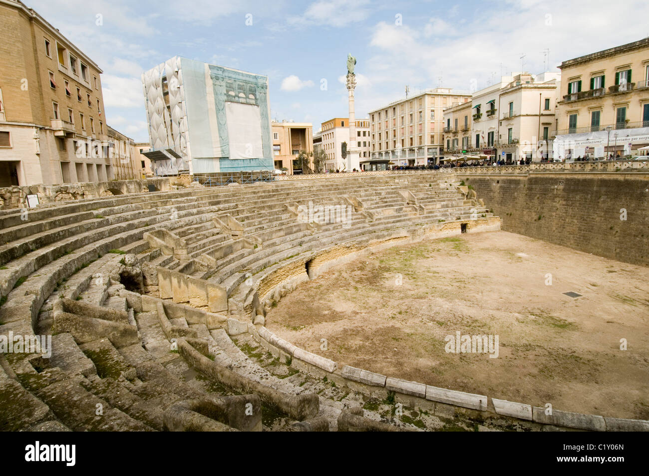 Le sud de l'amphithéâtre de Lecce Italie Ville cite la Piazza Sant'Oronzo romains demeure l'histoire de l'italie voyage touristique historique t Banque D'Images