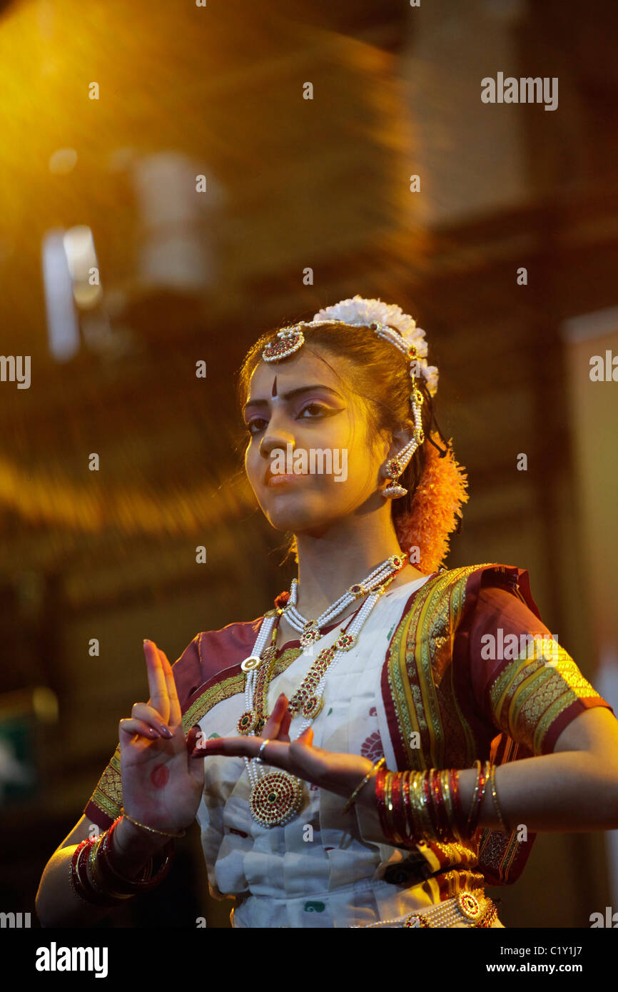 Danseuse indienne d'effectuer à la clôture de la célébration de la Conférence Missionnaire Mondiale d'Edimbourg 2010 Banque D'Images