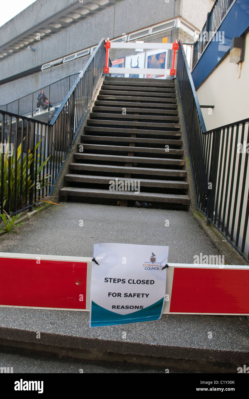 Truro, Cornwall. Étapes fermé pour des raisons de sécurité. Banque D'Images