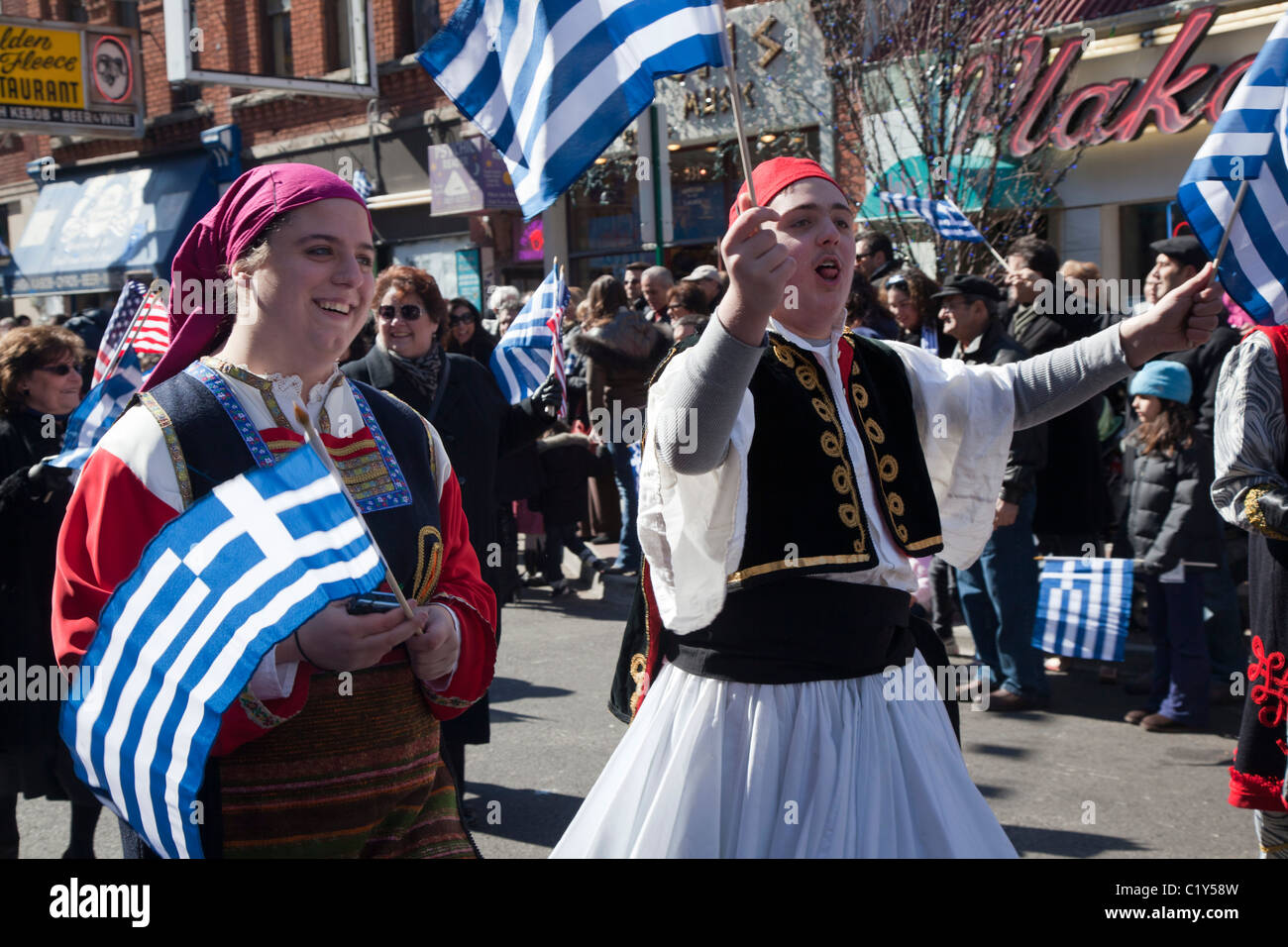 Greek-Americans à la Journée de l'indépendance de la Parade à Detroit Banque D'Images