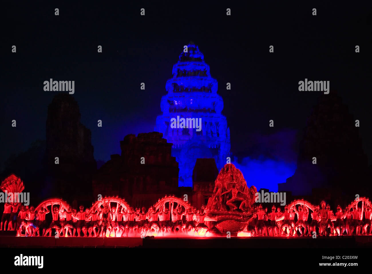 Spectacle son et lumière au temple Prasat Phimai Phimai annuelle pendant la fête. Phimai, Nakhon Ratchasima, Thaïlande Banque D'Images