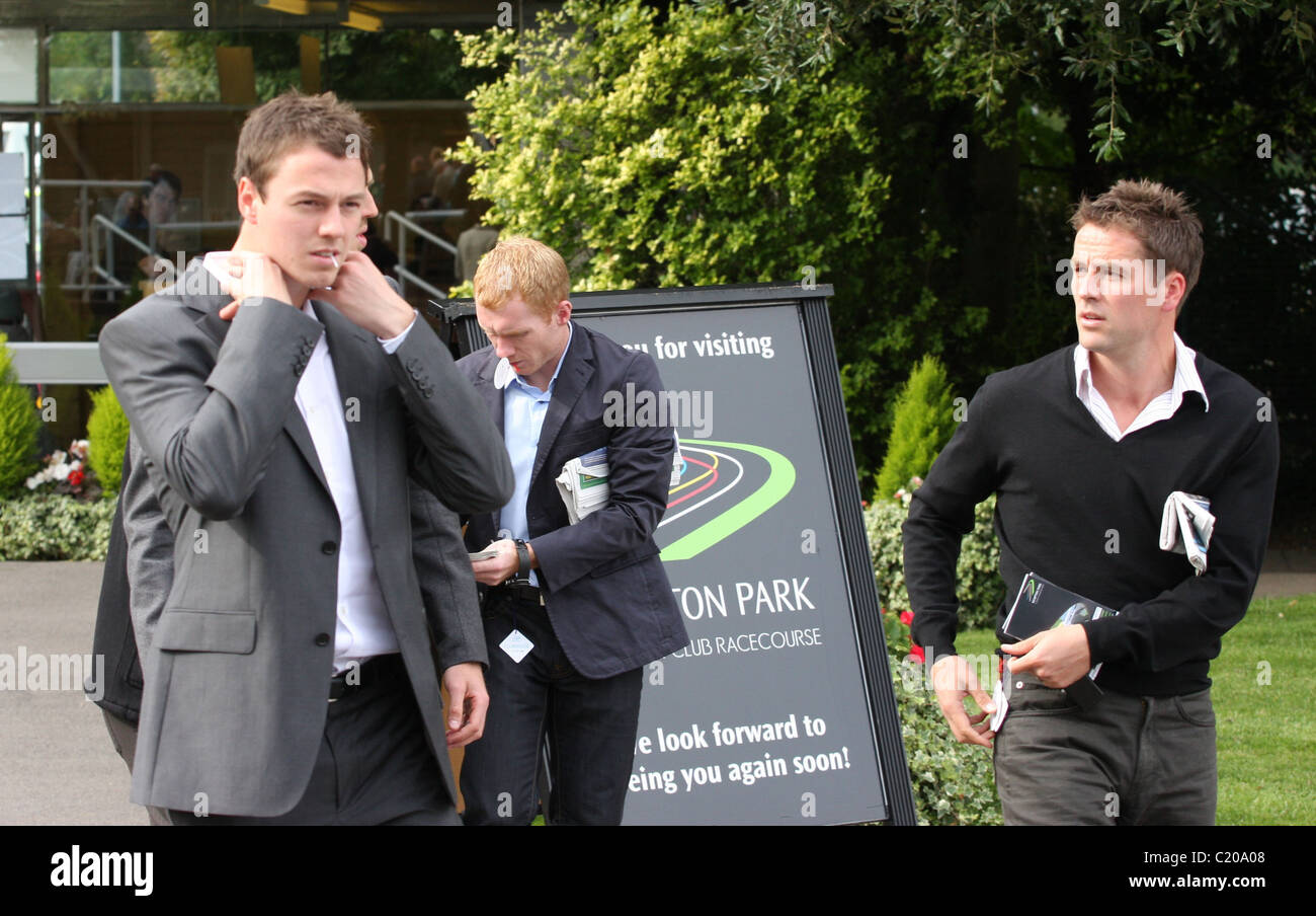 Michael Owen à l'Hippodrome de Kempton après sa victoire controversée du côté sur Manchester City Middlesex, Angleterre - Banque D'Images