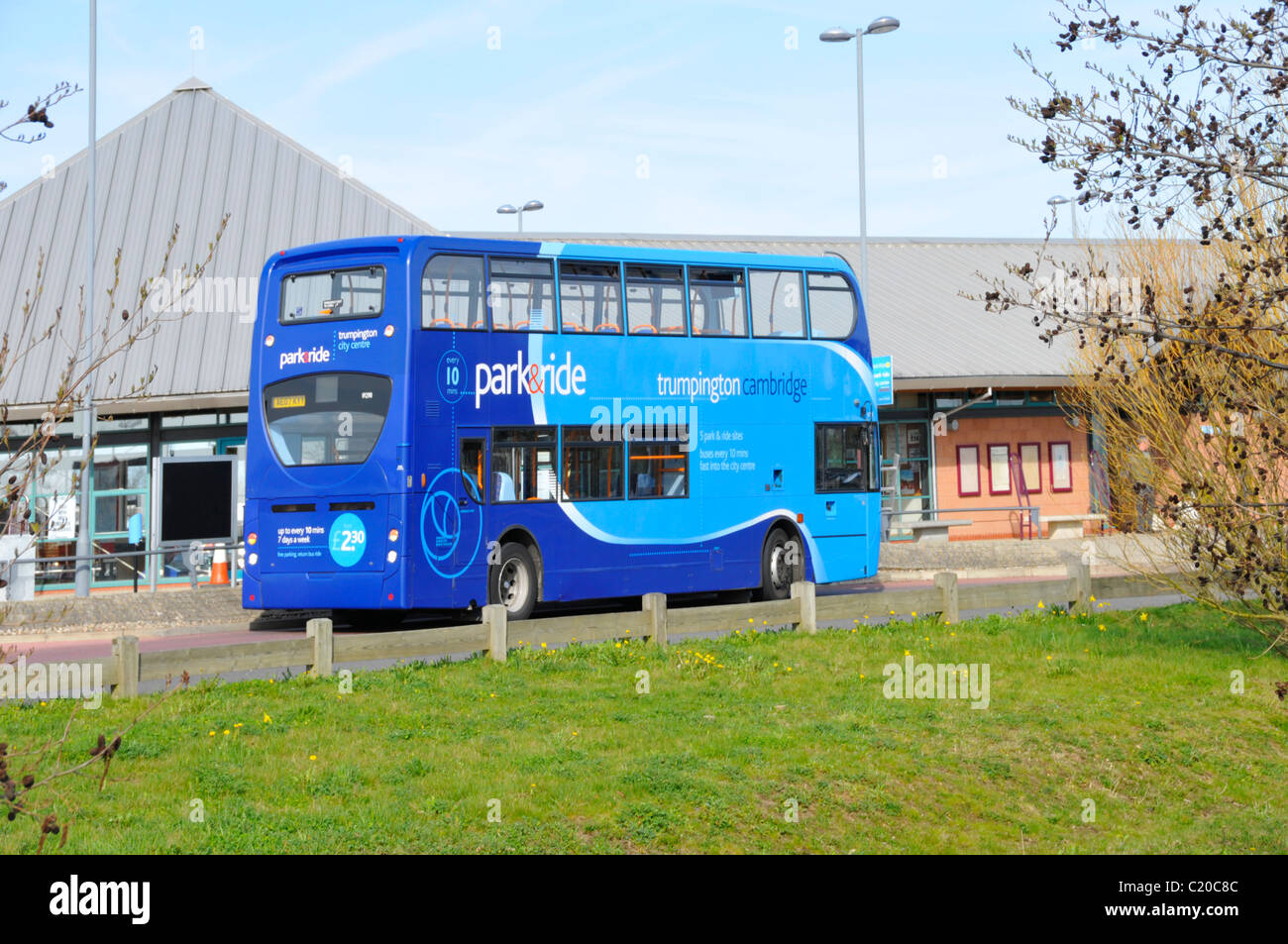 Cambridge Park and Ride Trumpington bus à l'extérieur de la ville parking et point de ramassage