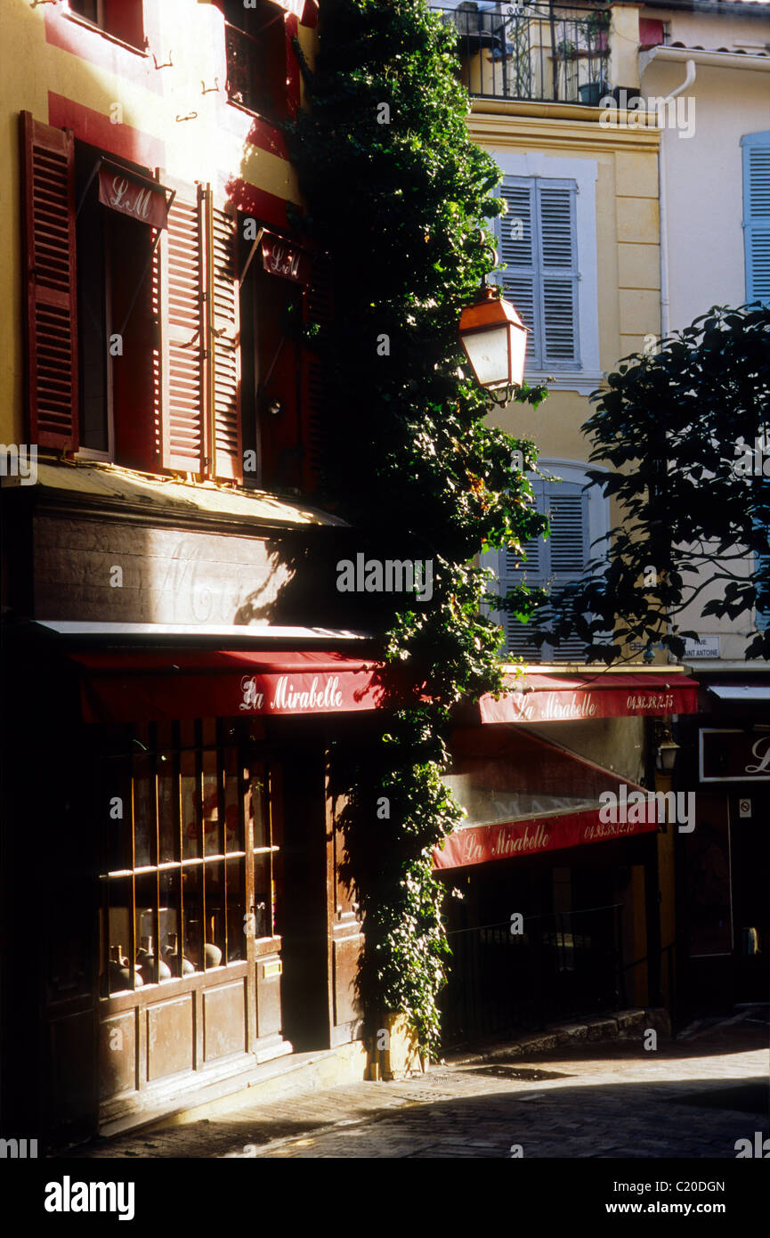 Street à Cannes Le Suquet Banque D'Images