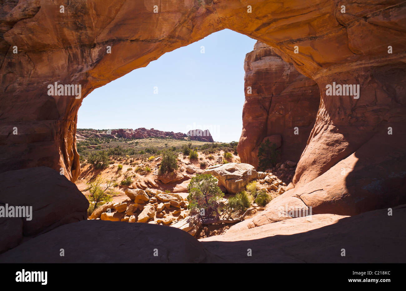 À la casse par Arch dans Arches National Park, Utah, USA. Banque D'Images