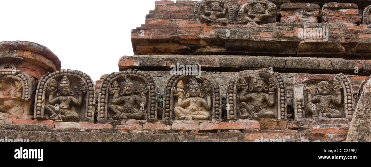 Sculptures de Bouddhas dans des créneaux, près de temple Abeyadana, Bagan, Birmanie Myanmar Banque D'Images