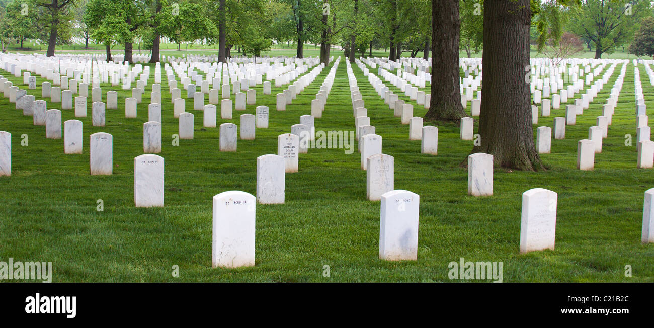 Tombes au cimetière national d'Arlington, Arlington, Virginia, USA Banque D'Images