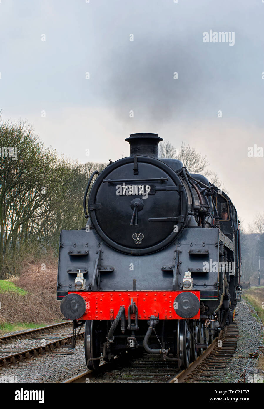 La classe standard 5 approches de la locomotive à vapeur ramsbottom station dans le Lancashire, partie de l'east lancs railway Banque D'Images