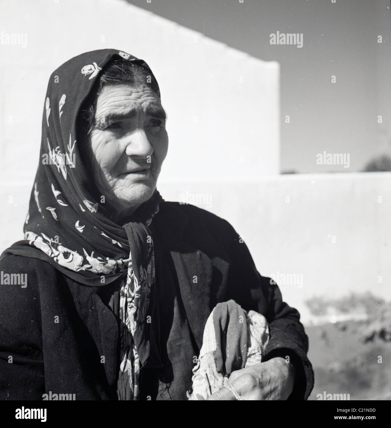 Années 1950, le Portugal. Portrait par Allan J d'une trésorerie femme portugaise locale. Banque D'Images