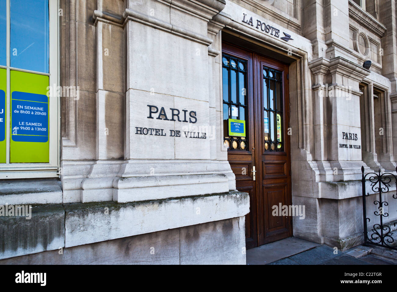 Hôtel de Ville de Paris et le bureau de poste Photo Stock - Alamy