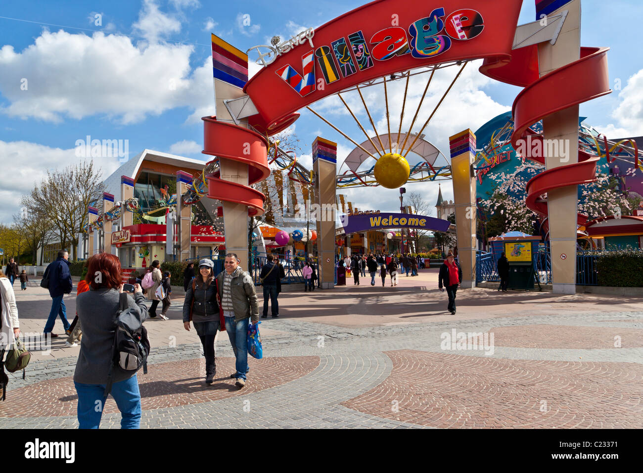 En face de l'entrée de Disney Village, Euro Disneyland Paris France