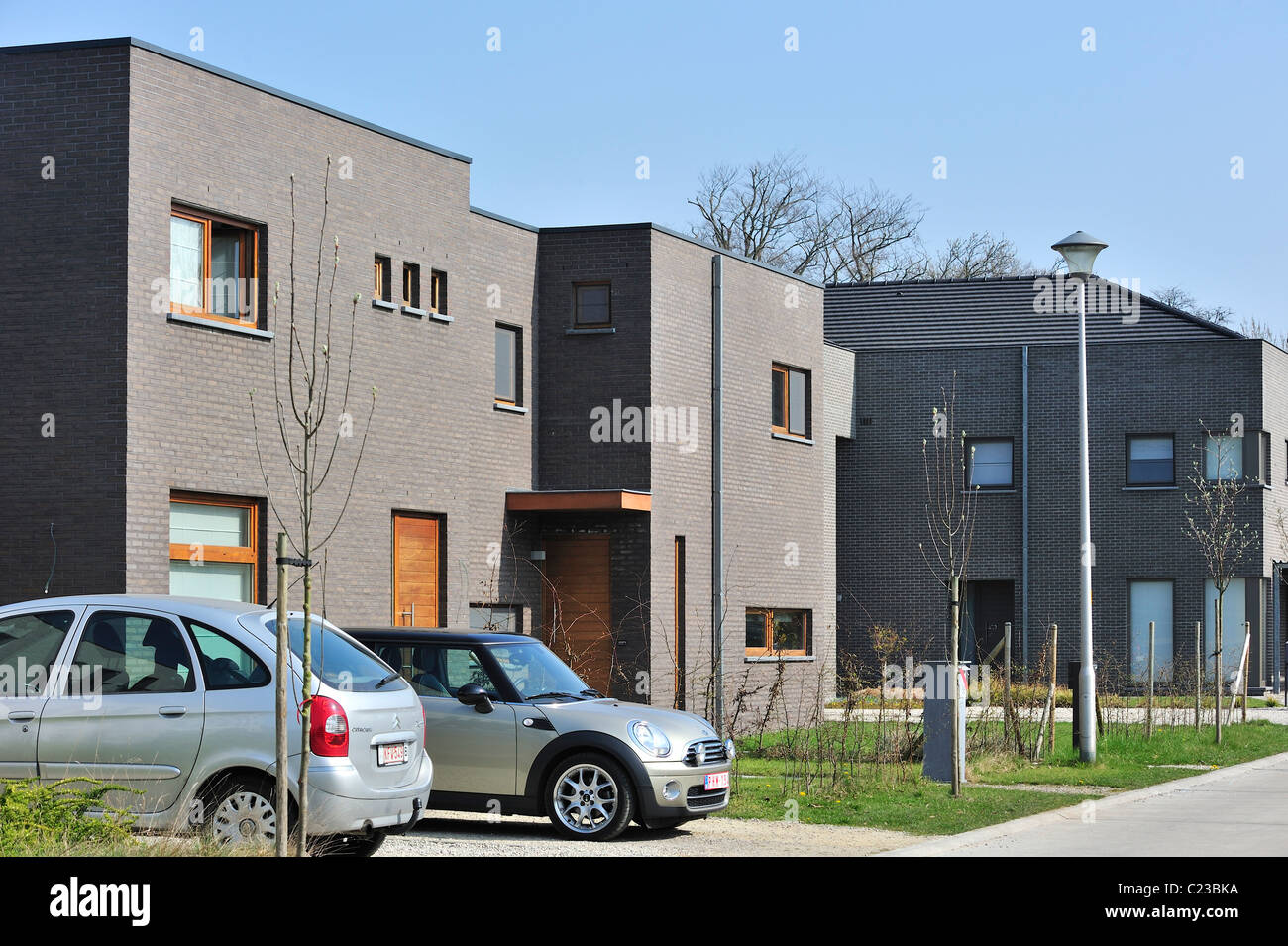 Maisons modernes en banlieue de Flandre orientale, Belgique Banque D'Images