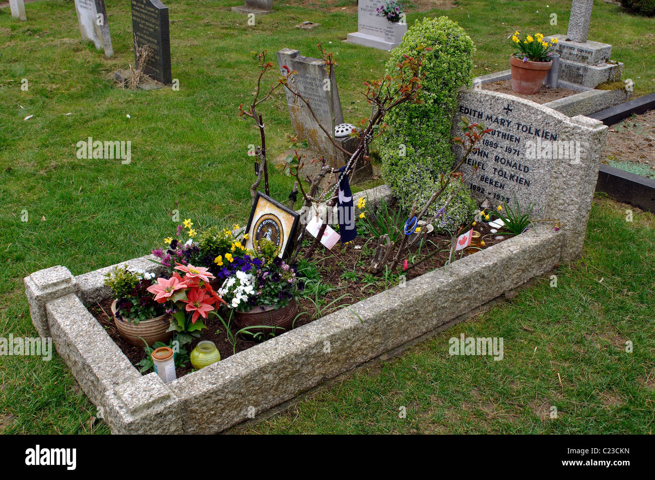 Tombe de J.R.R.Tolkien, cimetière Wolvercote, Oxford, UK Photo Stock