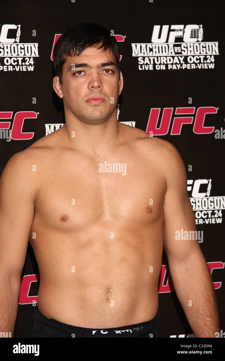 Lyoto Machida l'Ultimate Fighting Championship (UFC) a tenu une séance d'entraînement avec l'UFC Light Heavyweight Champion Lyoto "Le Banque D'Images