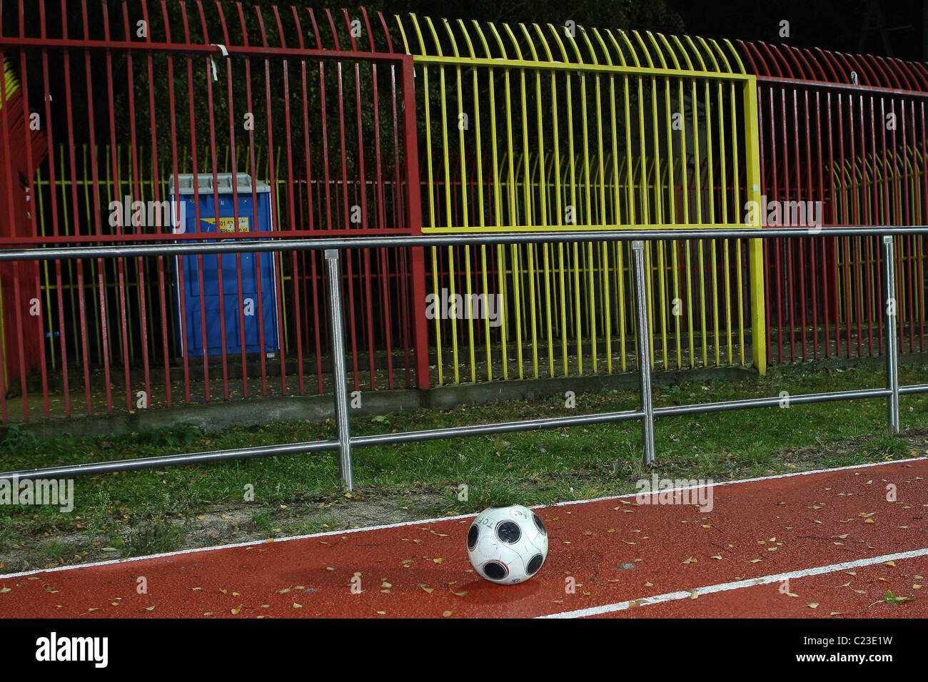 À l'enceinte des fans au Klub 45 Miejski Znicz Pruszkow en Pologne Warszawa, Pologne - Octobre 2009 ** Non disponible pour Banque D'Images