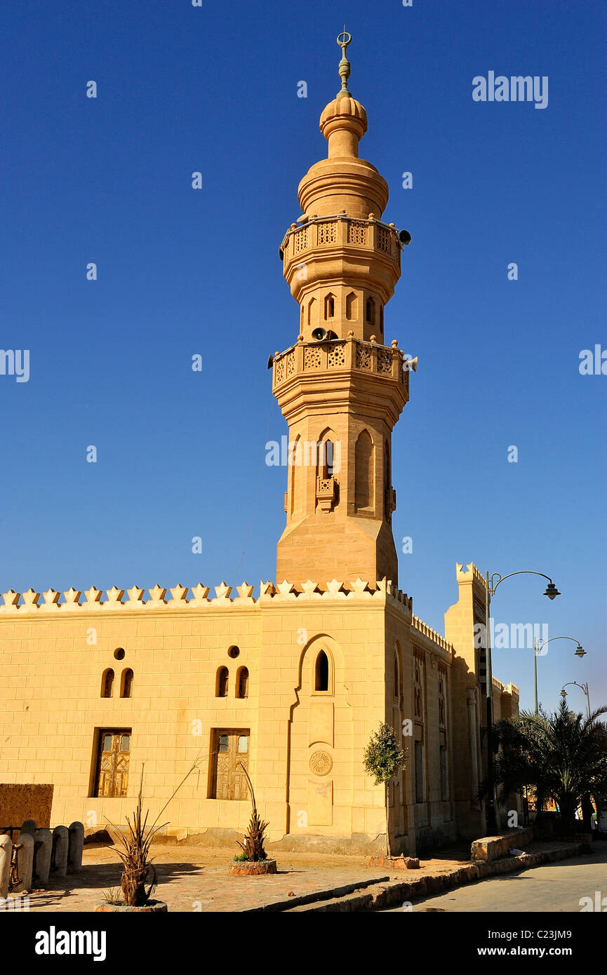 Minaret d'une mosquée de la ville de Siwa, désert de l'ouest, l'Egypte Banque D'Images